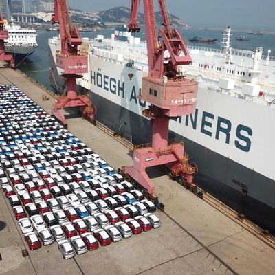 Van het Chinese vrachtbureau RORO Cargo tarieven voor auto en automobielvervoer